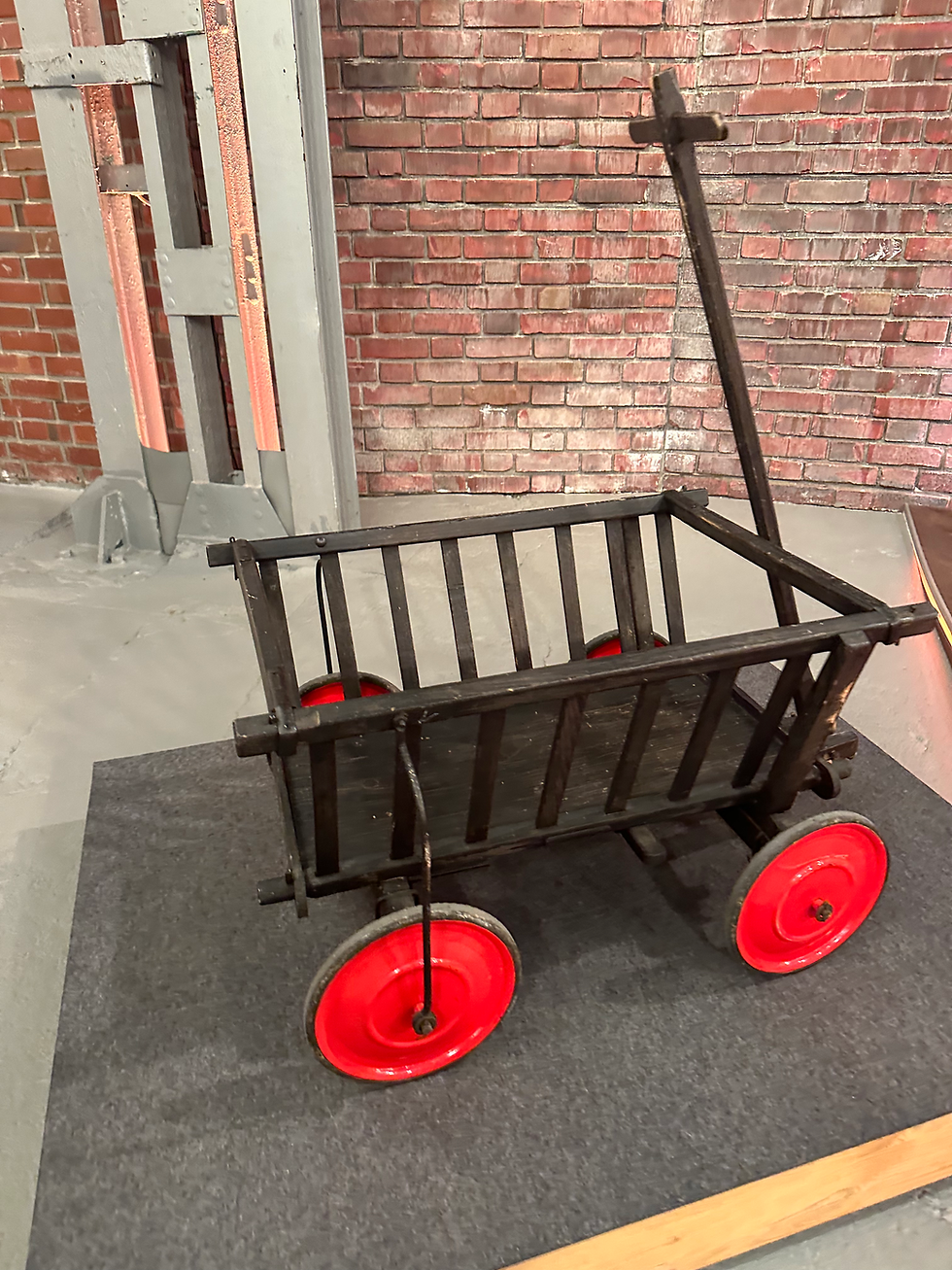 Thumbnail: antiken Handwagen aus Bares für rares 
