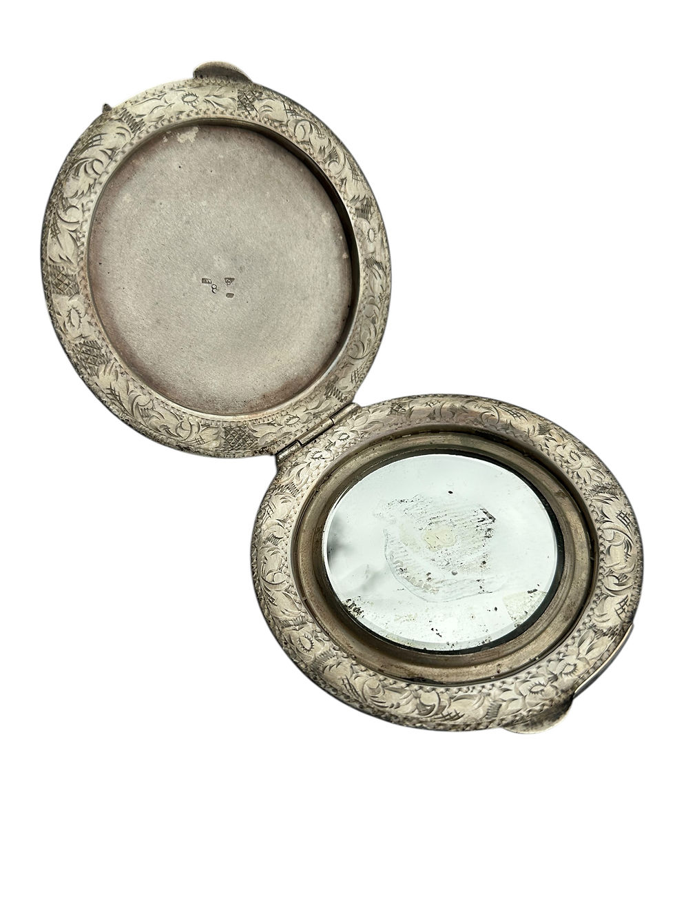 Thumbnail: Antieke pederdoos A Silver (900) Mirror Compact with Engine Turn & Floral Detail