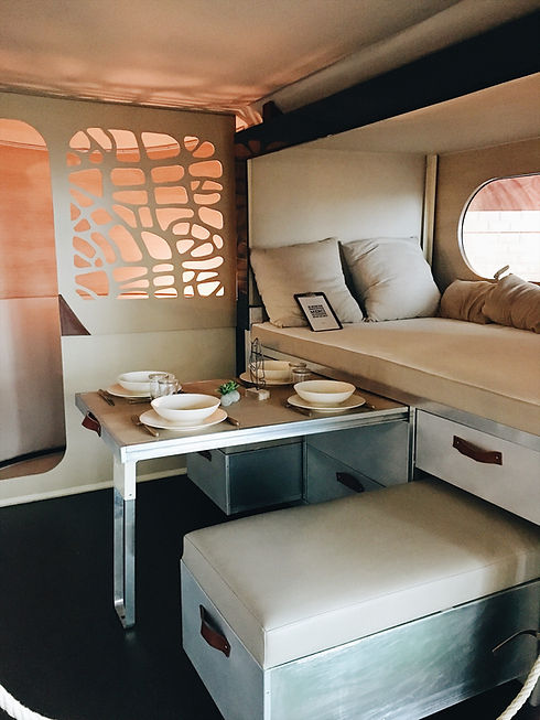 A l'intérieur d'un mobile Van