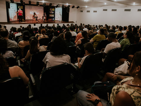 25ª FIL encerra programação com humor, reflexão e encontros entre diferentes gerações