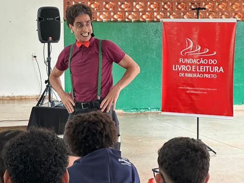 Fundação entrega última biblioteca de 2025