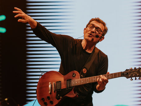 Show de Hélio Ziskind encerrou segundo dia da 24ª FIL