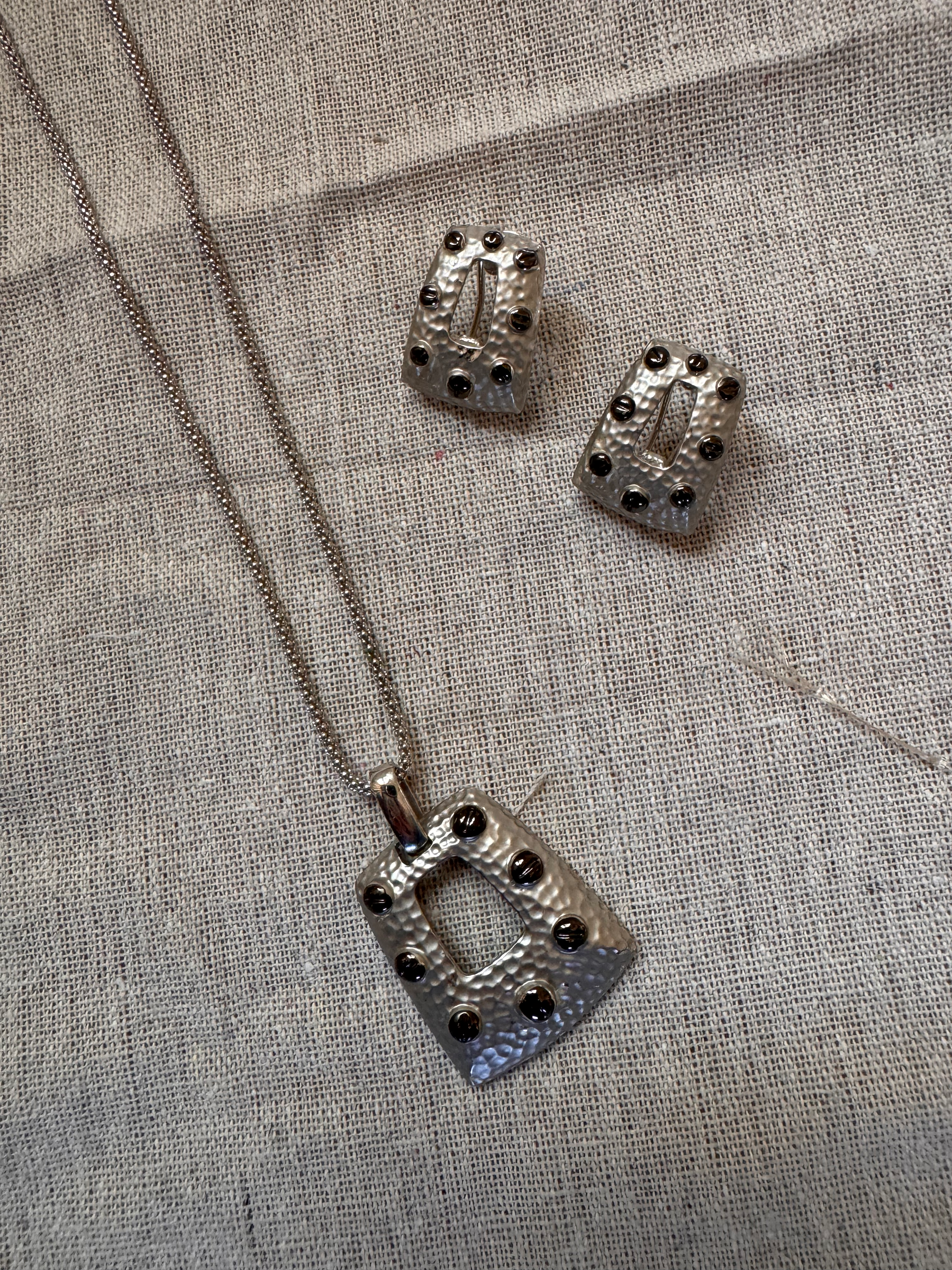 סט שרשרת ועגילים