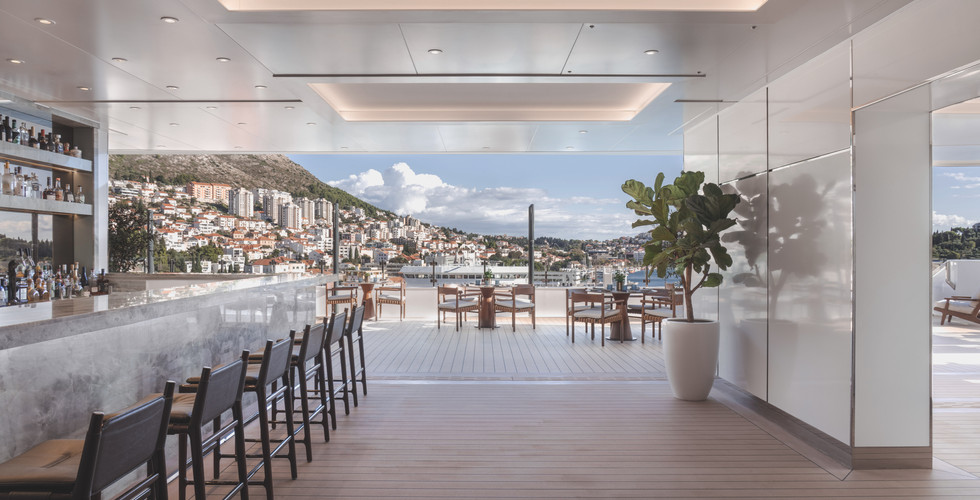 Luminara - The Ritz-Carlton Yacht Collection restaurant dining bar menu Mistral and Mistral Bar