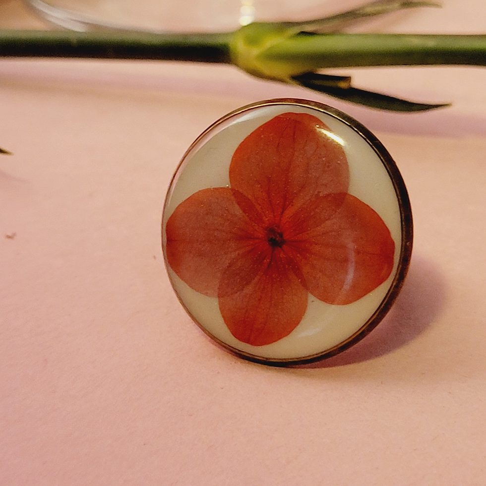 Thumbnail: Red Hydrangea on White Antique Circle Ring | Nature-Preserved Luxury Accessory