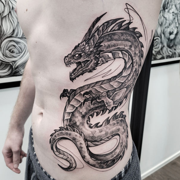 dragon, dragon tattoo, drachentattoo, drache, blackwork, black and grey, isabella marowski