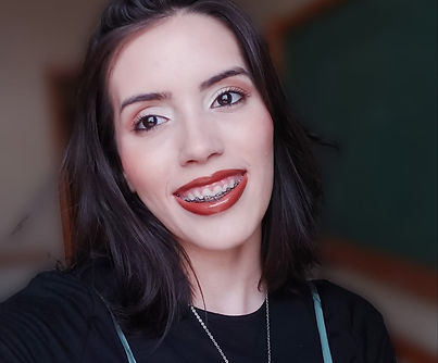 WhatsApp Image 202CURRÍCULO PROFISSIONAL PERSONALIZADO4-02-02 at 15.11_edited.jpg