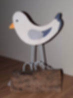 Whether you're lucky enough to live by the sea or not, this great coastal wooden seagull will bring the beach into your home.