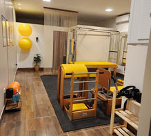 Equipamentos do estúdio de Pilates da FISIOMOV em Sobradinho, Brasília/DF