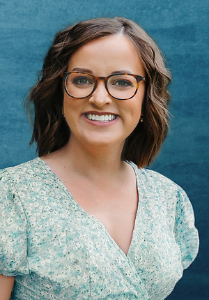 Stephanie Molnar CROP - web BIO.jpg