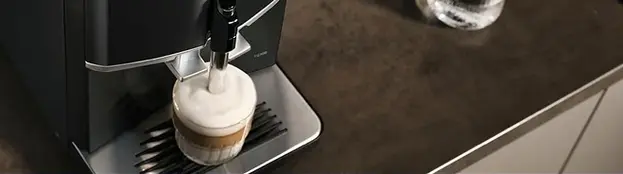 Premium Kaffeevollautomat mit Milchaufschäumer