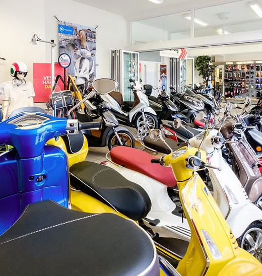 zweirad-hanser-motorroller-austellungsraum-1024x573.jpg