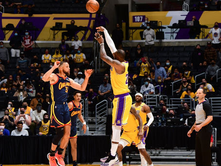 NBA: LeBron ancora decisivo, trascina i Lakers ai Playoff