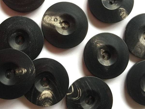 black horn buttons with natural markings textile garden dot com.jpeg