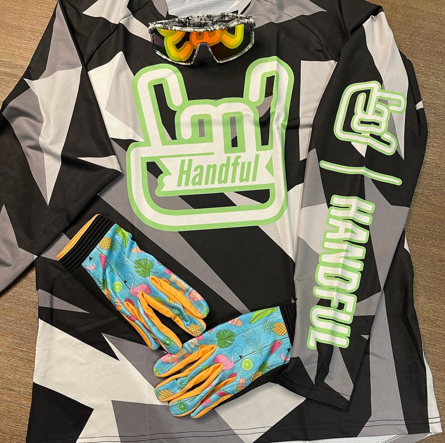 HANDFUL Element Wear Unisex Jersey's