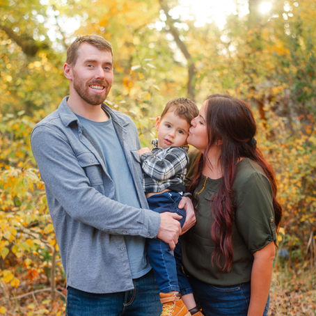 Okanagan Fall Family Photos in Summerland, BC | Summerland Photography 