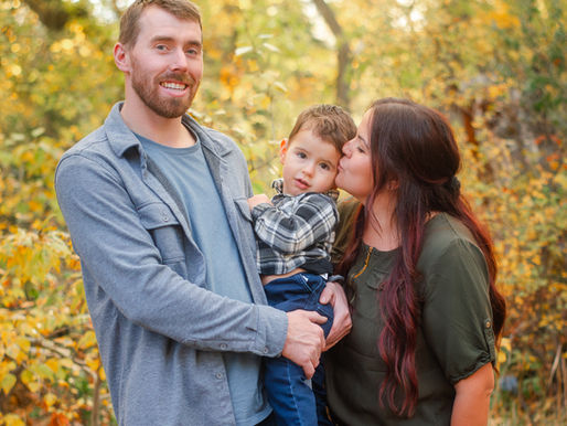 Okanagan Fall Family Photos in Summerland, BC | Summerland Photography 