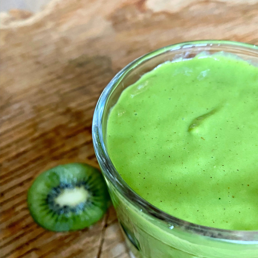 Keto Kiwi Spinach Smoothie