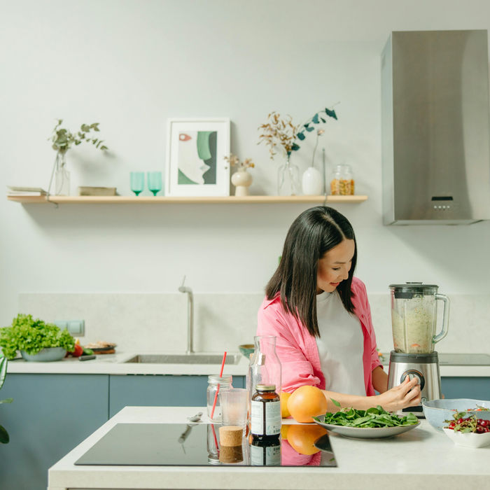 women cooking