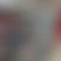 winkel rek met verschillende soorten wodka flessen