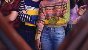 Análise | A Vida Sexual das Universitárias : 1ª temporada - A filha de Sex Education com Eu Nunca !