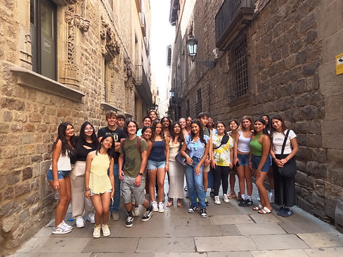 Museo Picasso group photo 1.JPG