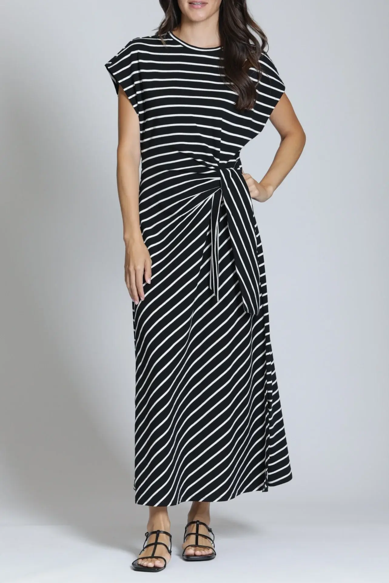 APNY BLACK AND WHITE KNIT