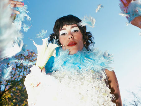 Marina Mole lança “Luneta Azul”, single que inicia nova fase e anuncia seu próximo álbum