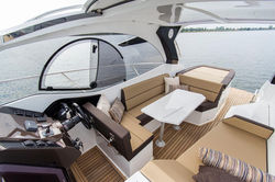 Galeon 305 HTS interiors