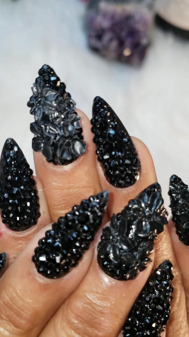 Thumbnail: Black Diamonds Luxury Press-Ons