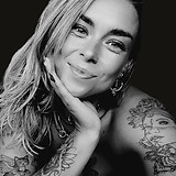Lara de Vries_edited.jpg