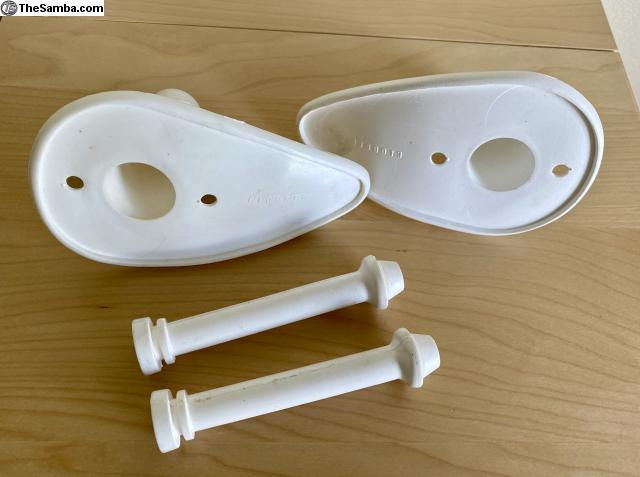 VW BUG WHITE Front Turn Signal Seal Pair 64-69