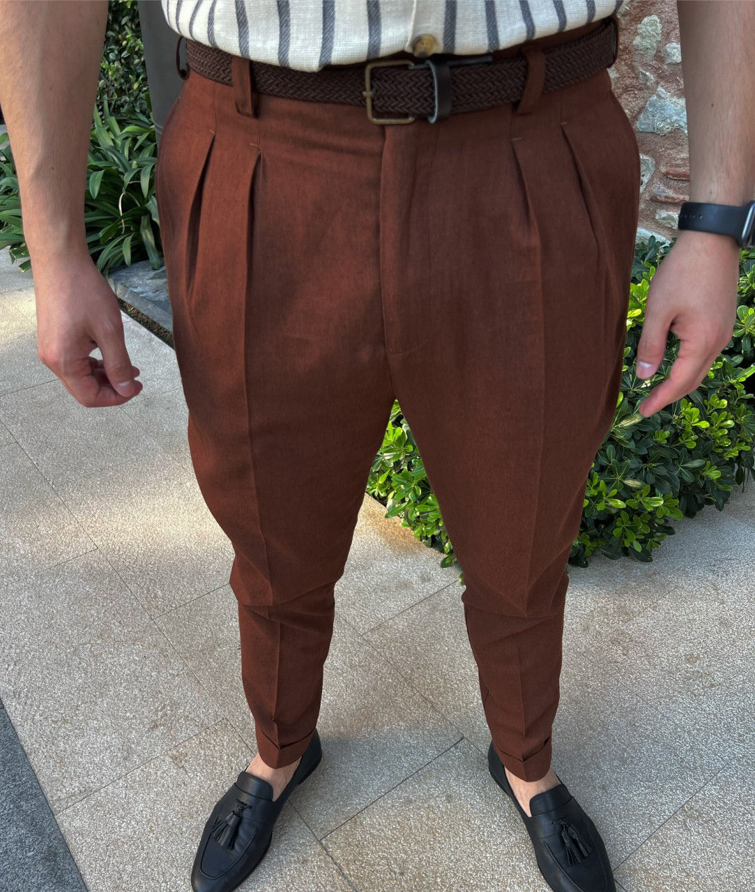 Kahverengi Pileli Kemerli pantolon