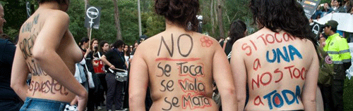 "Ni con el pétalo de una rosa"