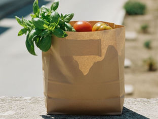How Summer Naturally Encourages Simpler Everyday Eating