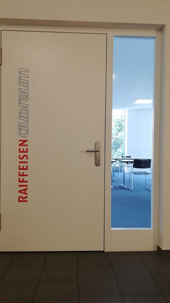 Brandschutztüre auf Holzrahmen mit Seitenverglasung