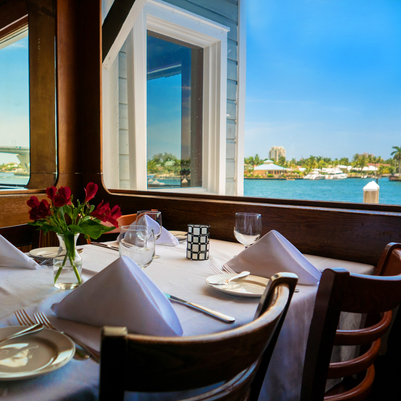 Waterfront dining room at 15th Street Fisheries in Fort Lauderdale