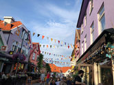 paint and sip paintparty utdrikningslag og teambuilding i Stavanger sentrums Fargegaten