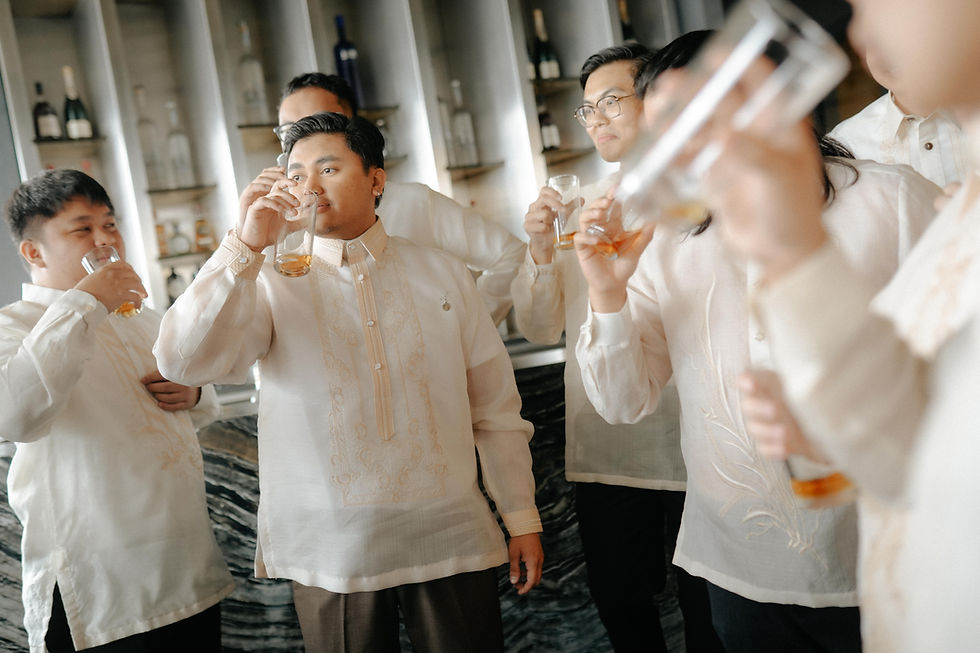 Non-templated wedding photography
