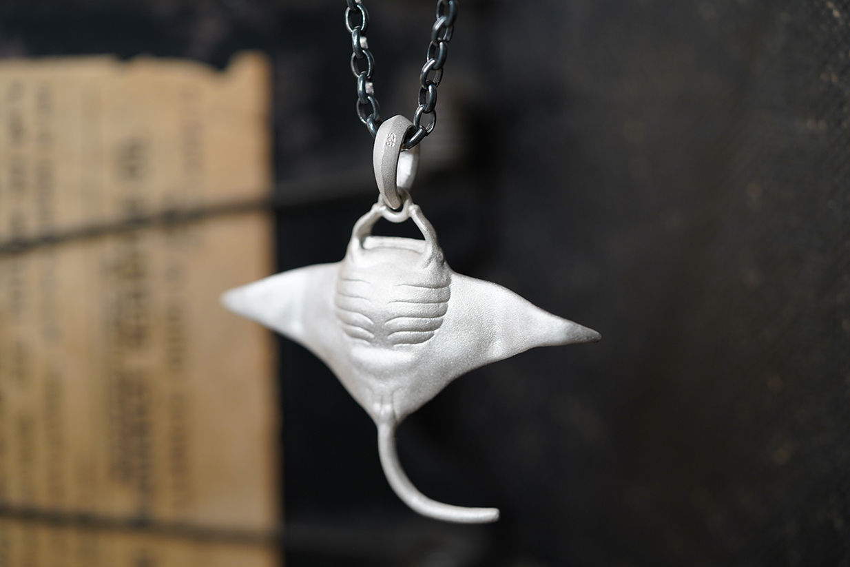 MW P1178 925 Silver Manta Ray Pendant