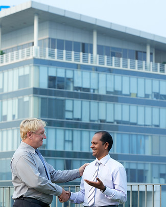 positive-business-partners-shaking-hands-2025-01-29-08-13-42-utc.jpg