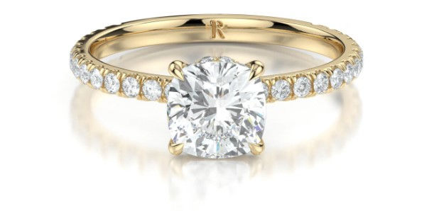 How to Distinguish Real Diamonds from Fakes: A Buyer’s Handbook