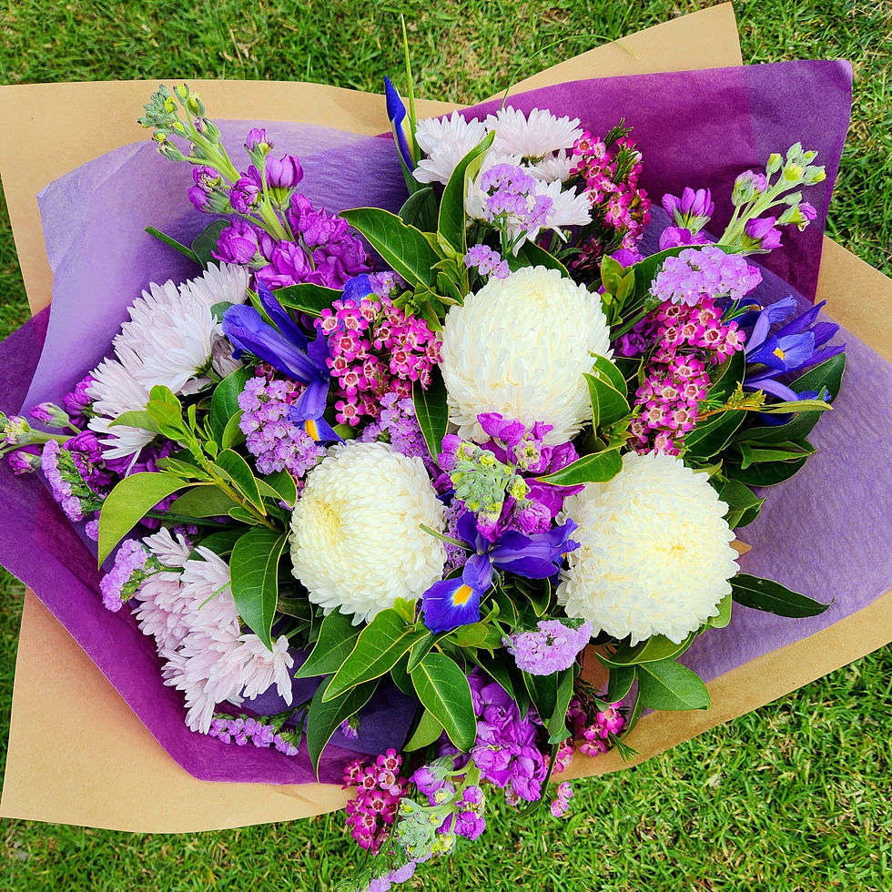 Thumbnail: Marvellous Mauve Bouquet & Vase
