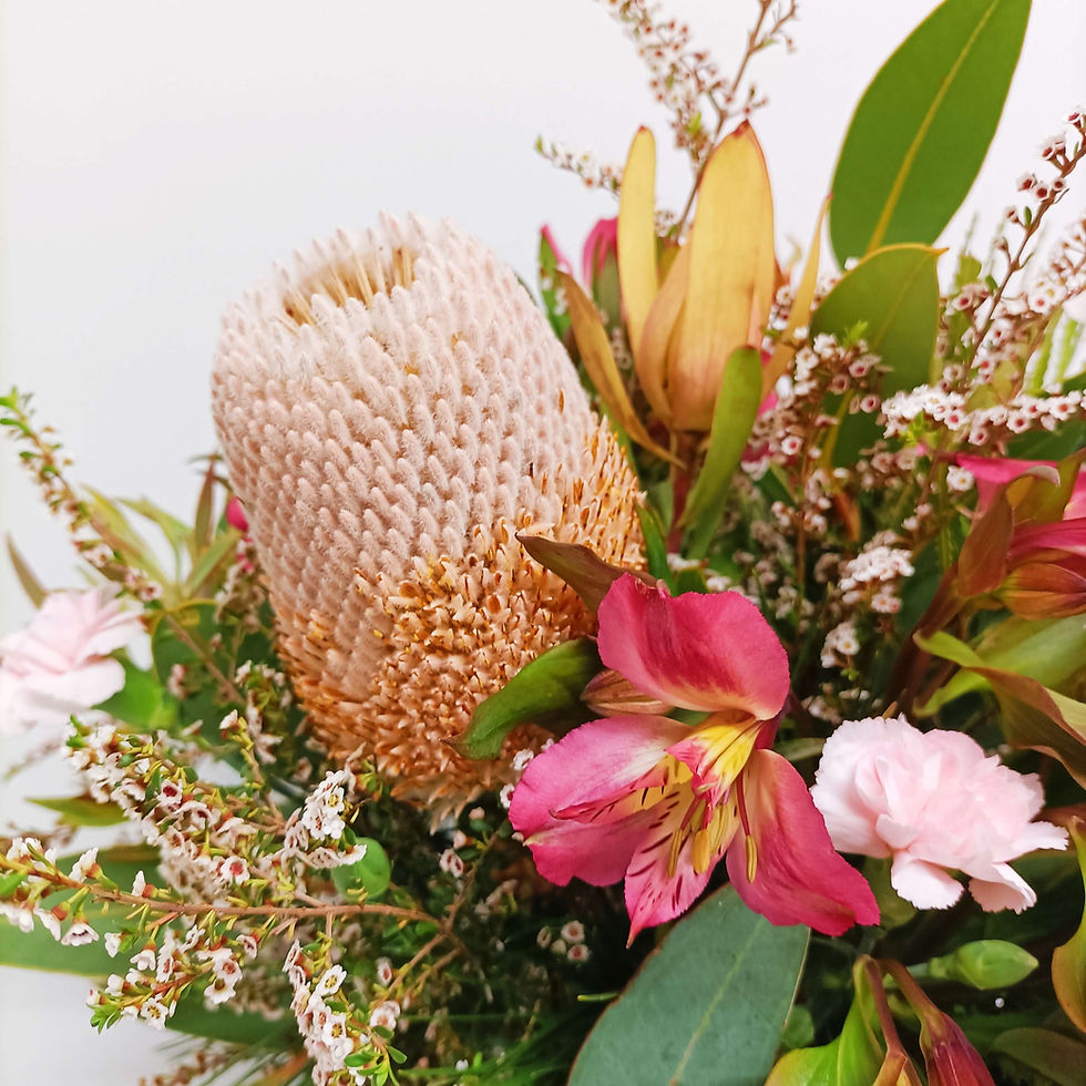 Thumbnail: Pot Round Arrangement3