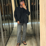 Jeans preto claro + Camisa preta