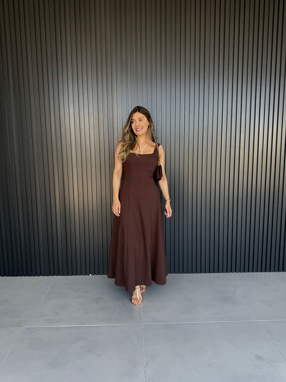1 de Ago - 4 Vestidos Renner