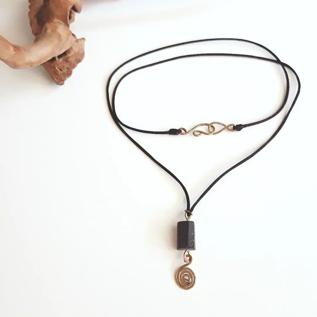 AMULET "SIŁA OCHRONY" - Czarny turmalin - naszyjnik minerałka