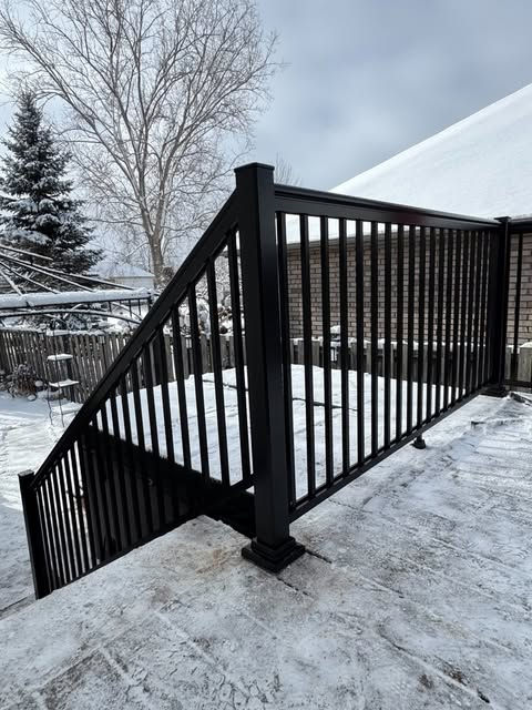 Aluminum Railing High End showing a finished job. Job completed in Toronto - In the GTA.