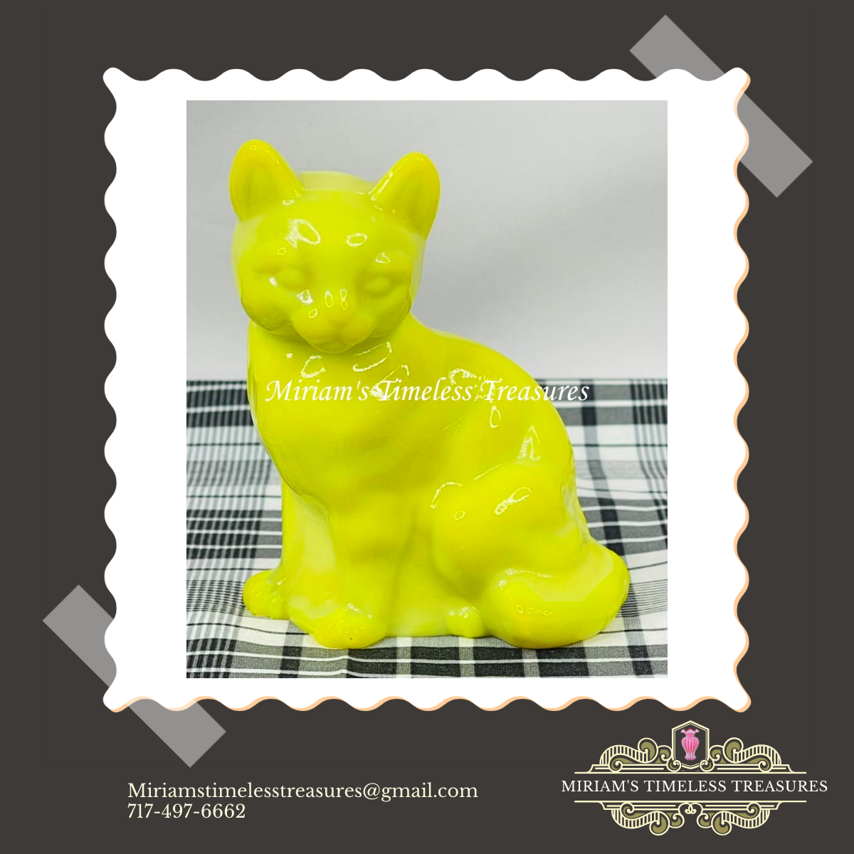 Dandelion Glossy Sitting Cat Mosser Glass Fenton