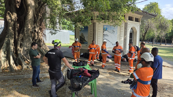Preparação e organização dos equipamentos de escalada.